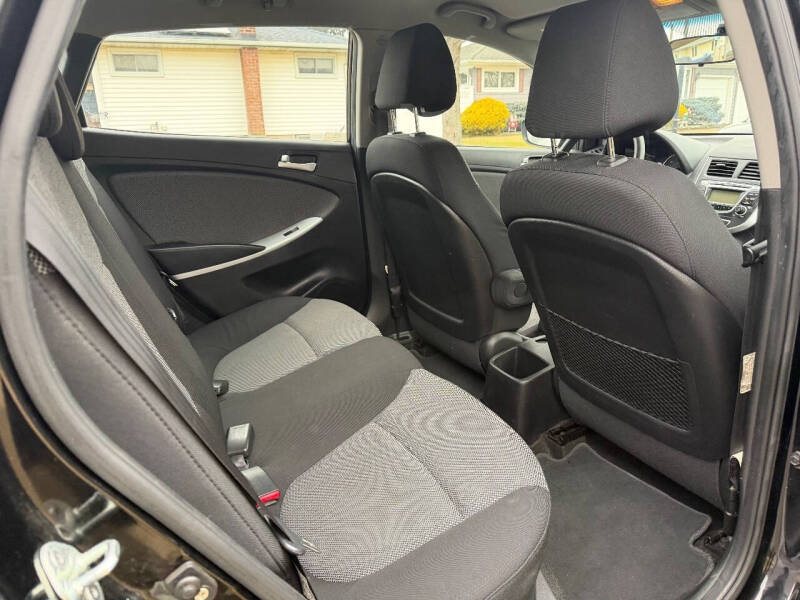 2012 Hyundai Accent GS