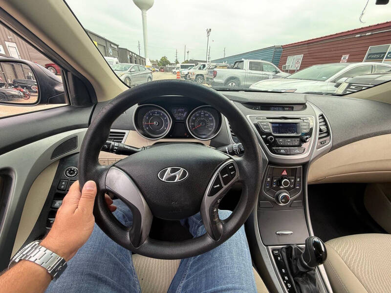 2014 Hyundai Elantra SE