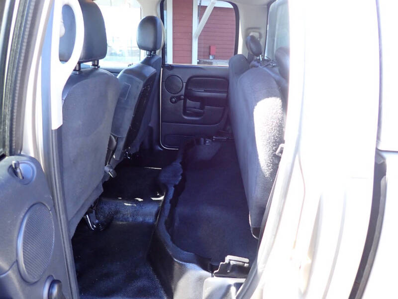 2004 Dodge Ram 1500 SLT