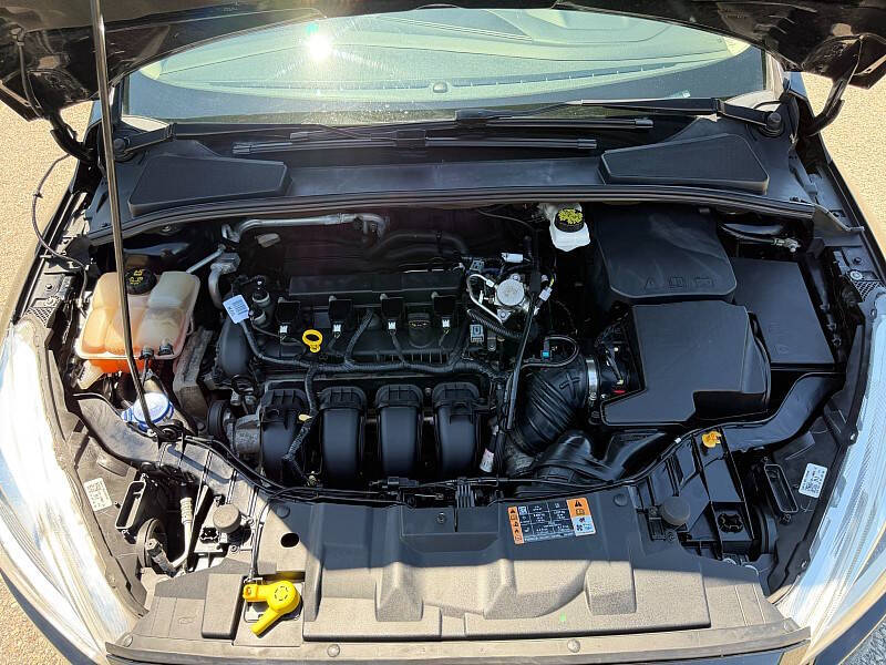Black 2018 Ford Focus Titanium Titanium 4dr Sedan 25