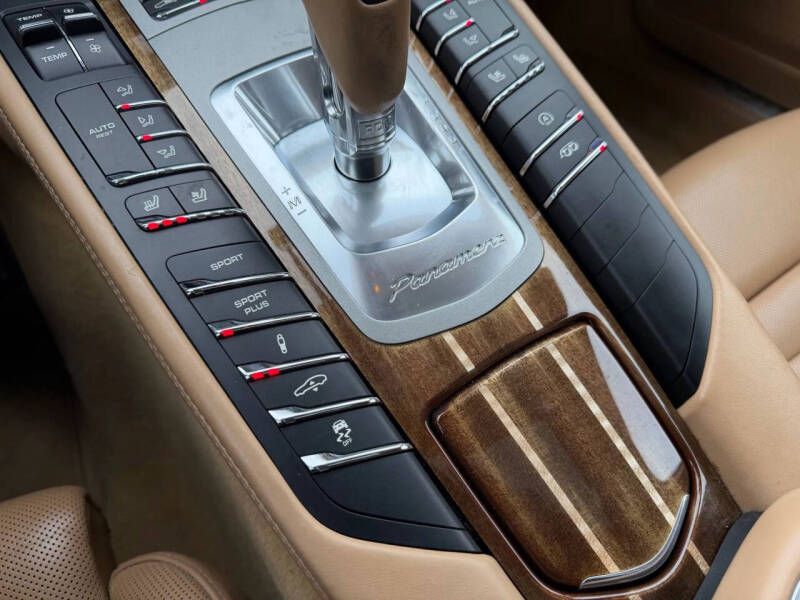 2015 Porsche Panamera GTS