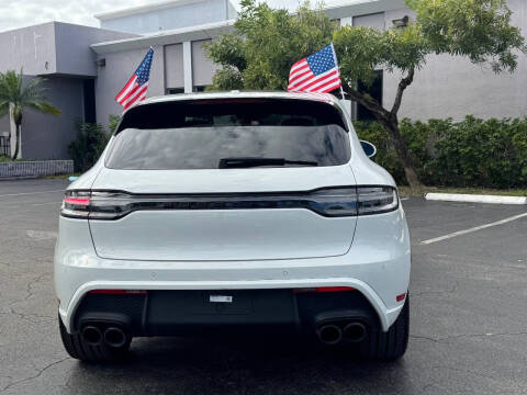 2023 Porsche Macan T