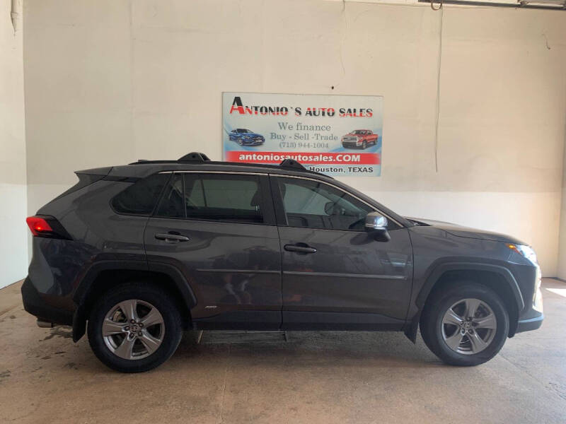 2022 Toyota RAV4 Hybrid XLE