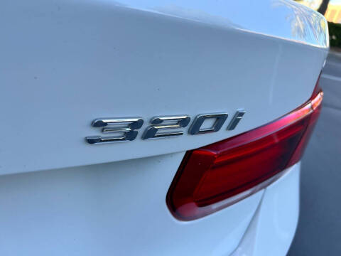 2018 BMW 3 Series 320i