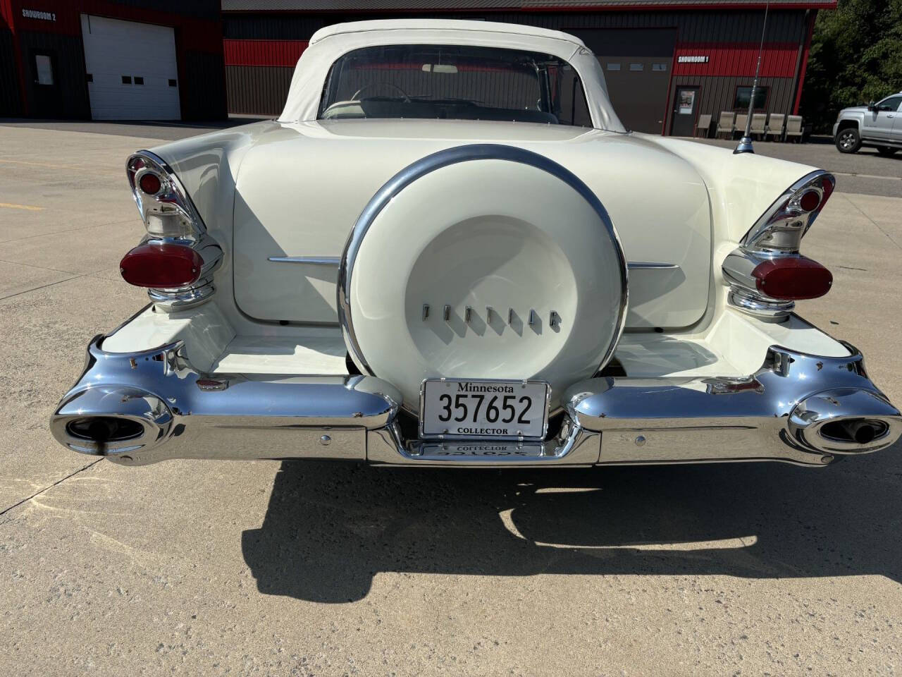 1957 Pontiac Bonneville 6