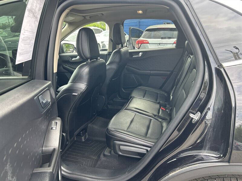 2020 Ford Escape Titanium