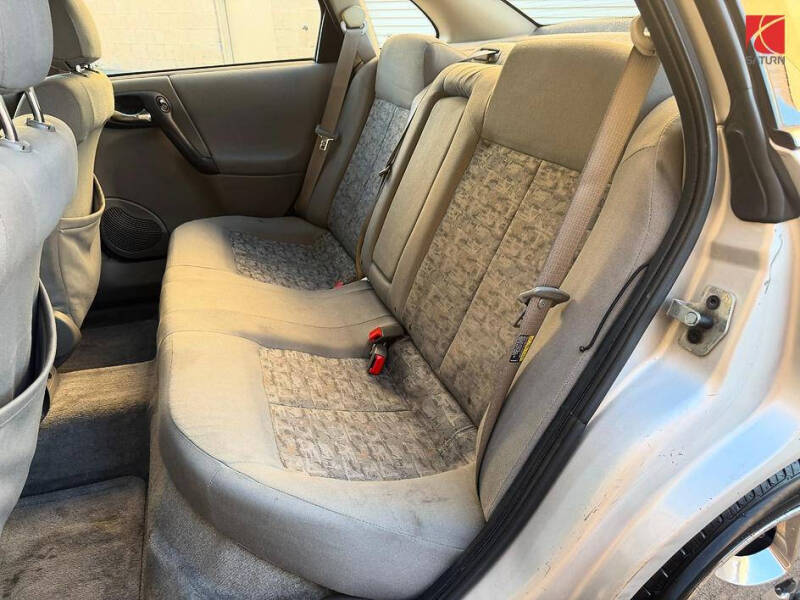 2005 Saturn L300