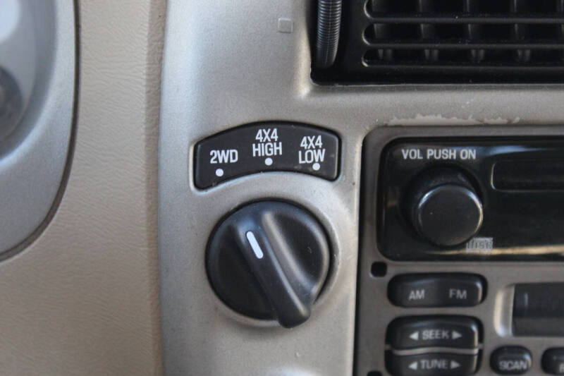 2004 Ford Explorer Sport Trac XLT