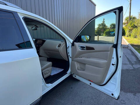 2017 Nissan Pathfinder Platinum