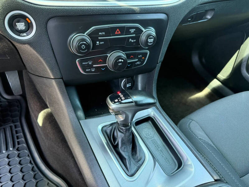 2019 Dodge Charger SXT