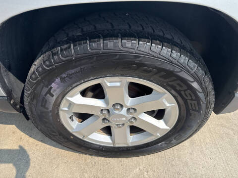 2016 GMC Acadia SLE-2