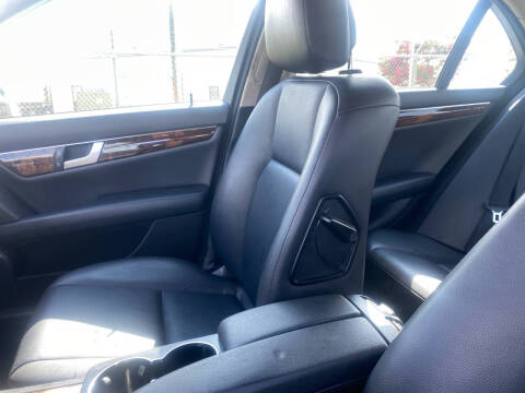 2012 Mercedes-Benz C-Class C 300 Luxury 4MATIC