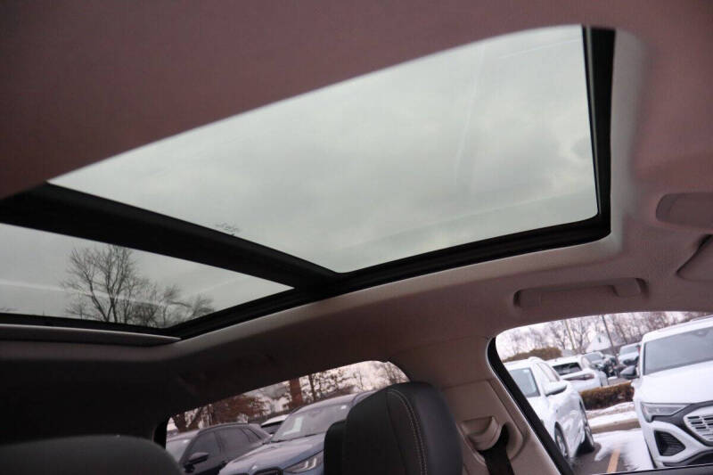 2021 Audi e-tron quattro Premium