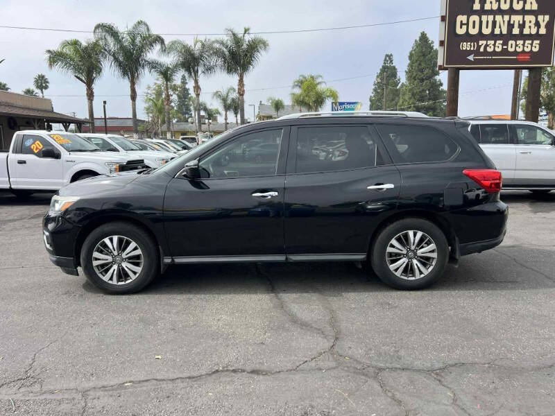2019 Nissan Pathfinder S