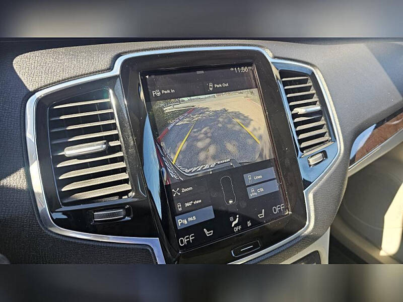 2017 Volvo XC90 T6 Momentum