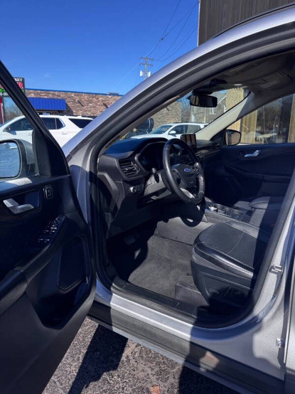 2020 Ford Escape Titanium