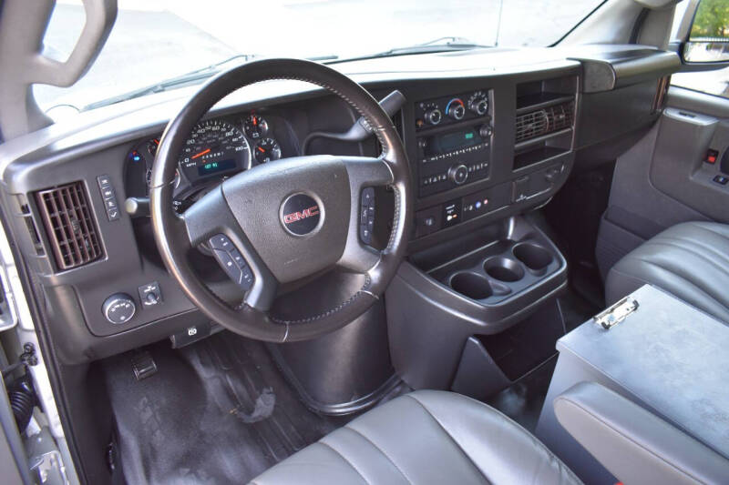 2022 GMC Savana 2500