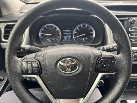 2015 Toyota Highlander LE