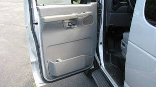 2004 Ford E-Series Chassis