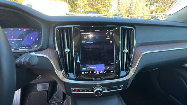 2024 Volvo S60 B5 Plus Dark Theme