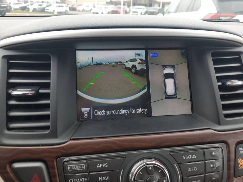 2017 Nissan Pathfinder Platinum