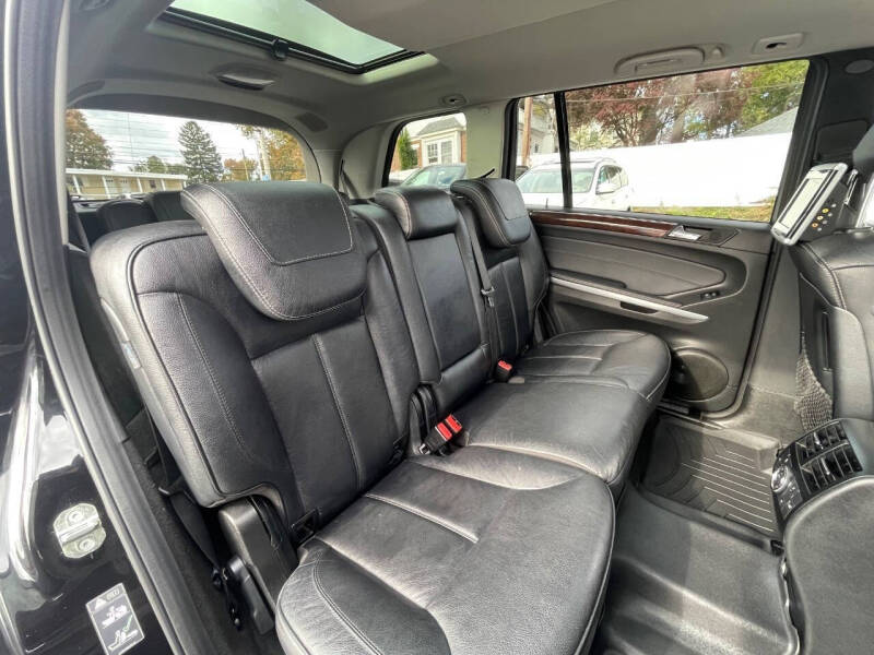 2011 Mercedes-Benz GL-Class GL 550 4MATIC