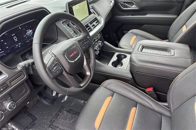 2023 GMC Yukon XL AT4