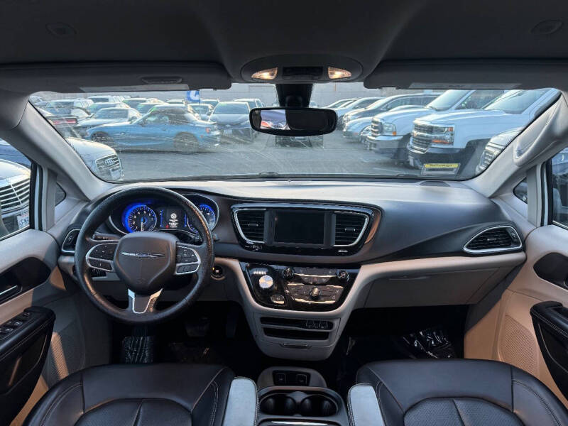 2021 Chrysler Voyager LXi