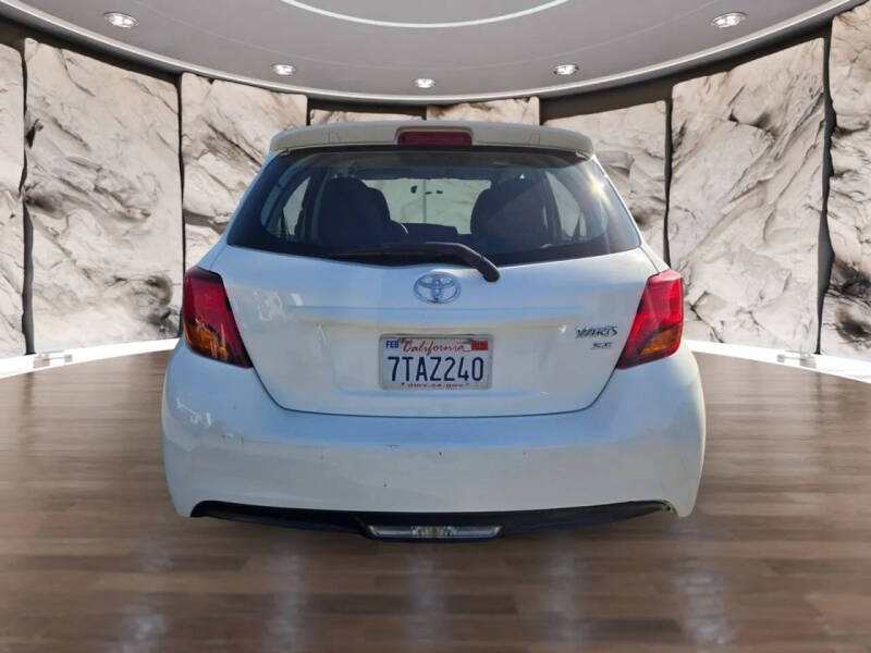 2016 Toyota Yaris 5-Door SE