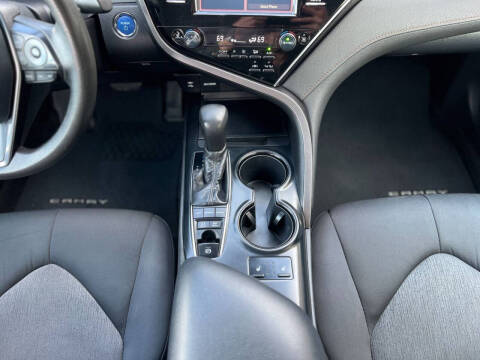 2018 Toyota Camry Hybrid LE