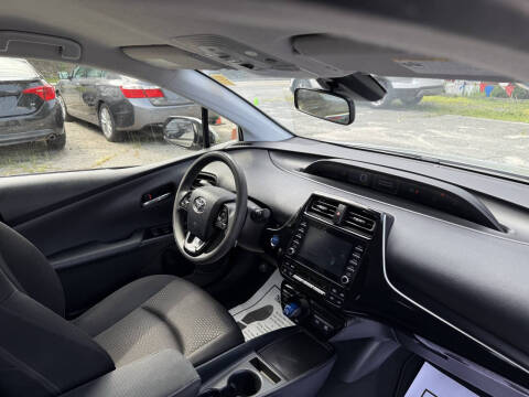 2020 Toyota Prius LE