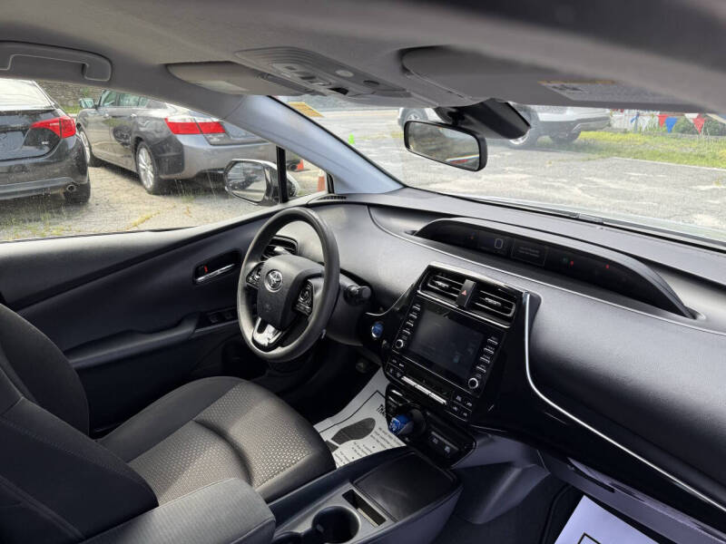 2020 Toyota Prius LE