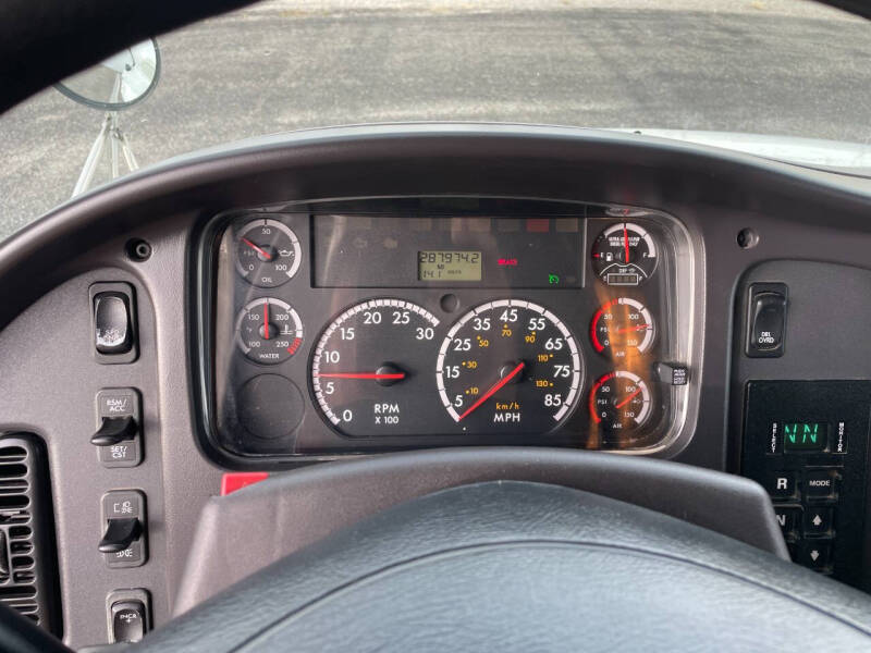 2014 Freightliner M2 106