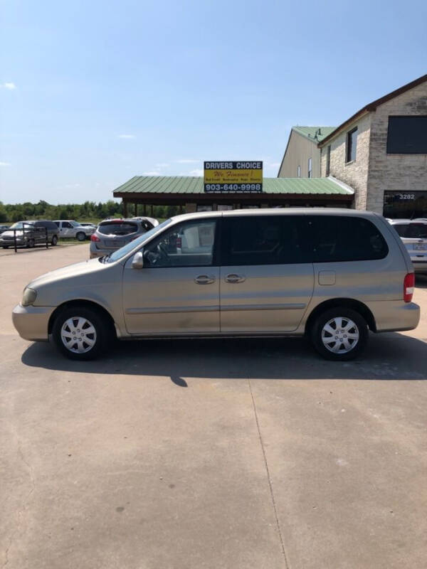 2005 Kia Sedona for sale at Drivers Choice in Bonham TX