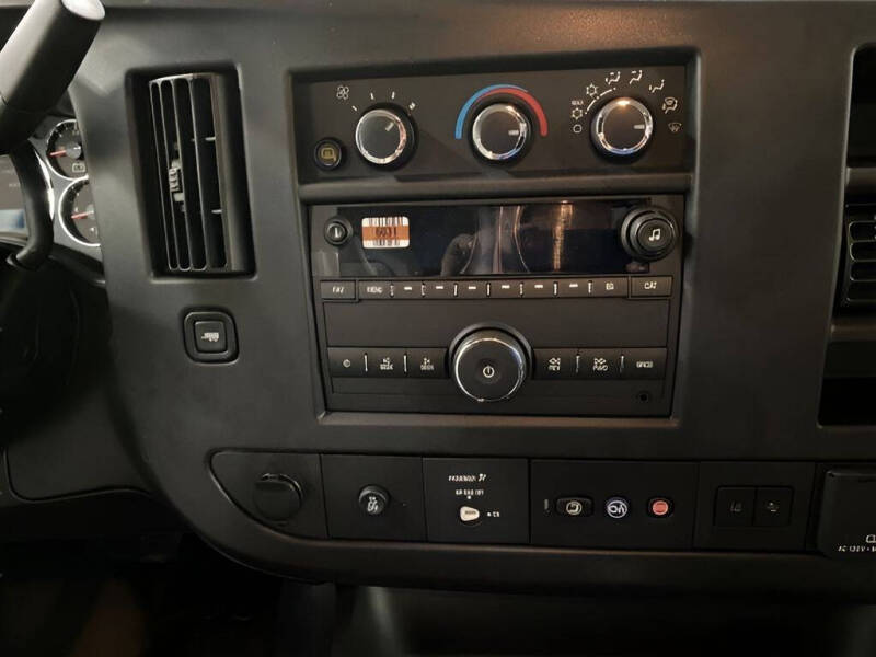 2025 Chevrolet Express 2500