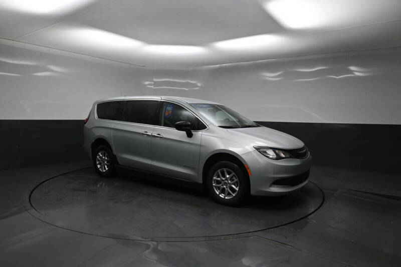 2024 Chrysler Voyager LX