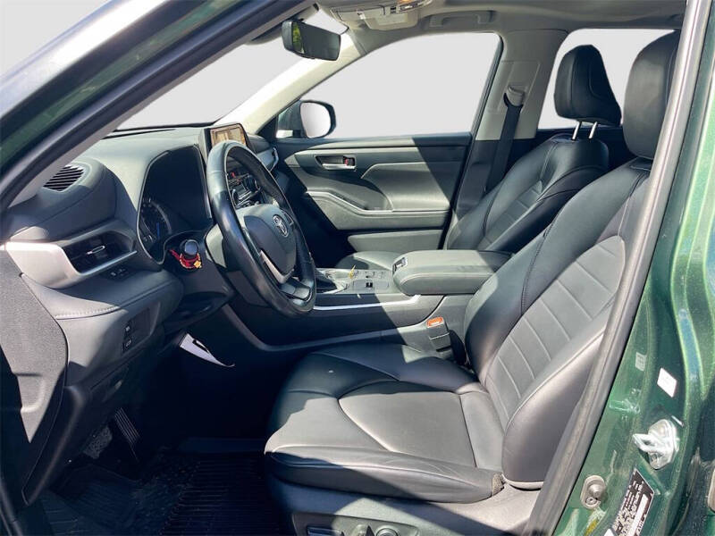 2023 Toyota Highlander Hybrid XLE