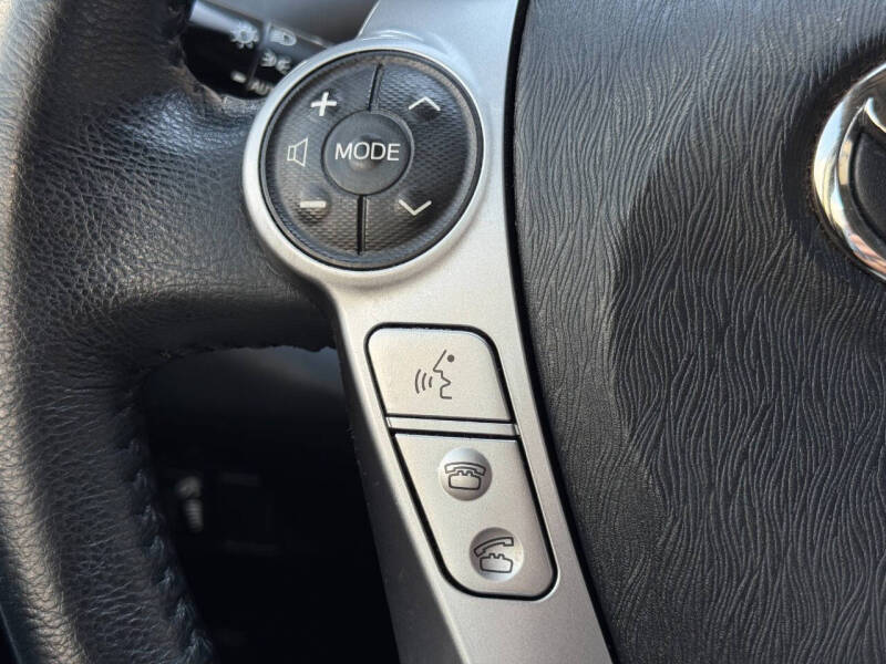 2017 Toyota Prius v Four