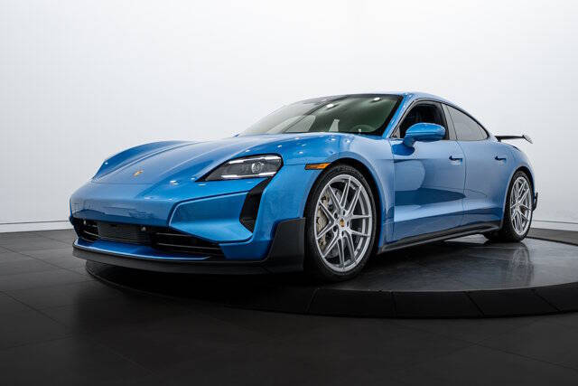 2025 Porsche Taycan Turbo GT w/ Weissach Package