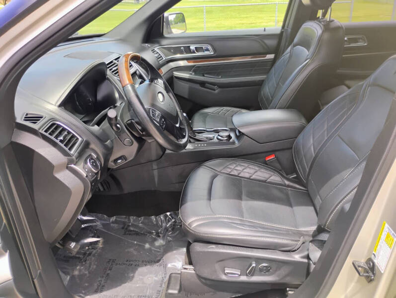 2017 Ford Explorer Platinum