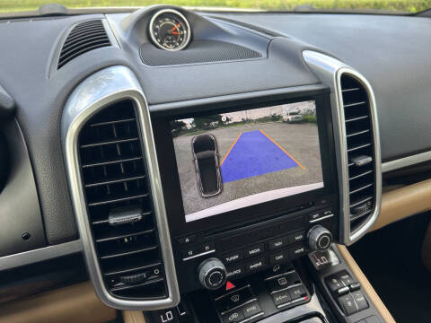 2017 Porsche Cayenne Platinum Edition