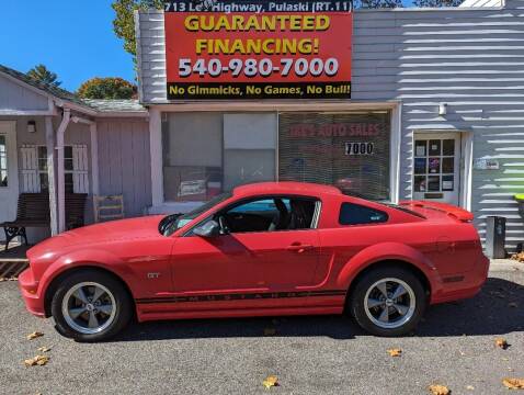 2006 Ford Mustang for sale at IKE'S AUTO SALES in Pulaski VA