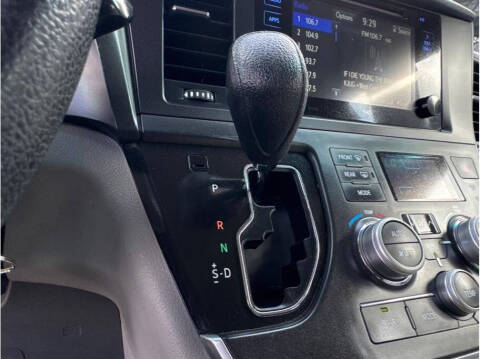 2016 Toyota Sienna
