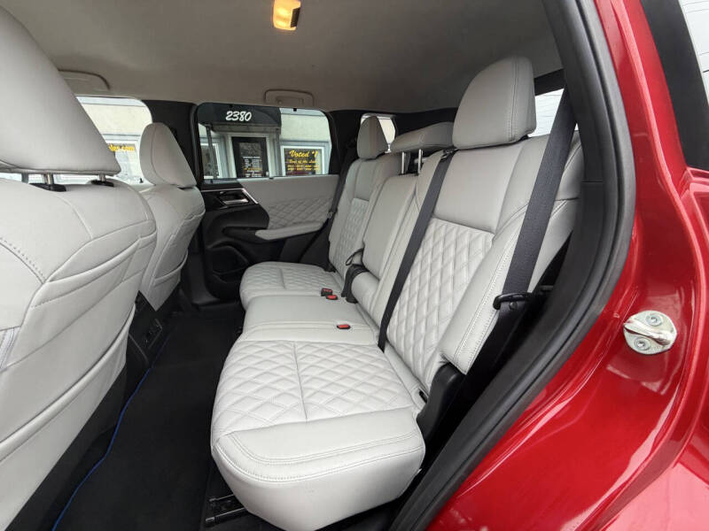 2023 Mitsubishi Outlander PHEV SEL