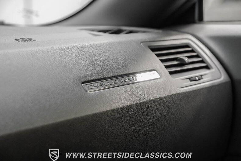 2009 Dodge Challenger SRT8