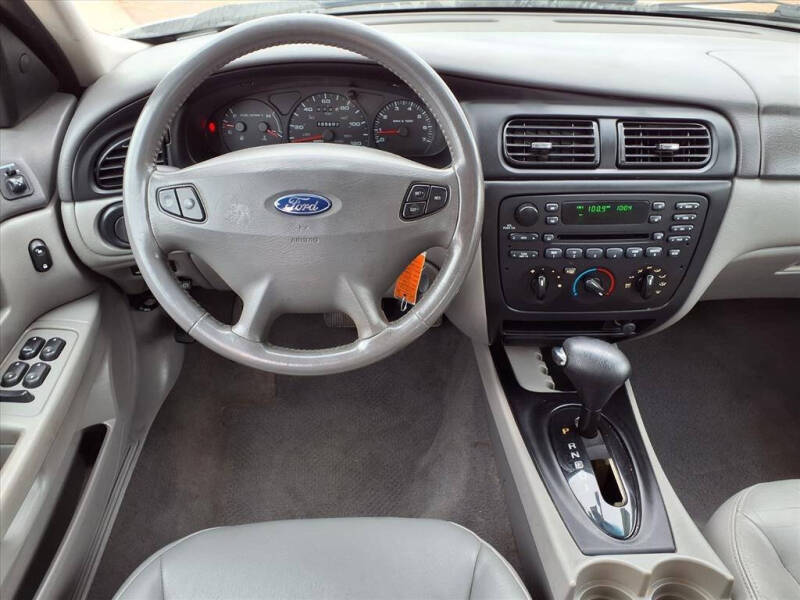 2002 Ford Taurus SES Deluxe