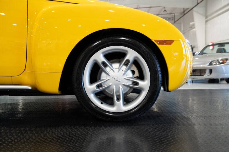 2004 Chevrolet SSR LS