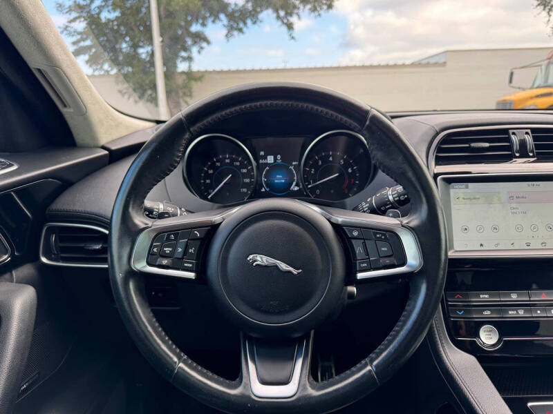 2019 Jaguar F-PACE 30t Prestige