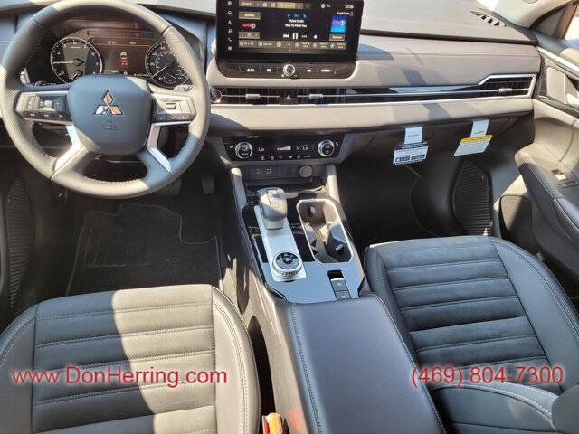 2025 Mitsubishi Outlander SE