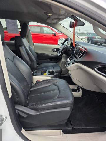 2020 Chrysler Pacifica Touring L